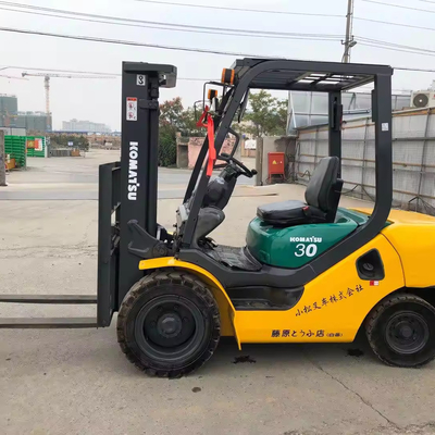 KOMATSU 中古 FD30 FD25 FD50 ディーゼルエンジンのPLC付き3トンフォークリフト 日本製 1.5トン5トン