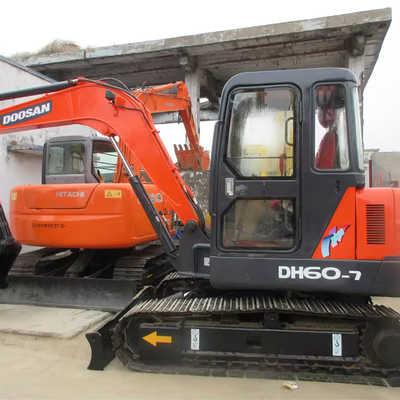 中古のドーサン DH60-7 掘削機 履き履き履き 元の水力ポンプ
