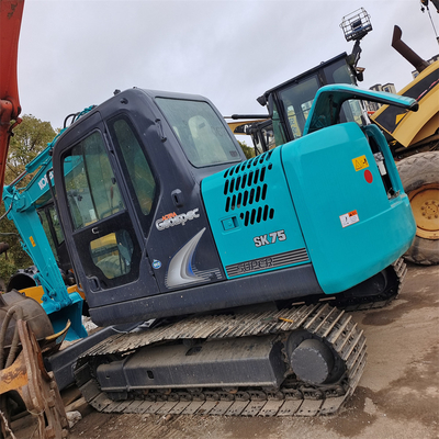 使用済みKOBELCO SK75 ミニ掘削機 0.7 バケツ容量 7000kg 作業重量