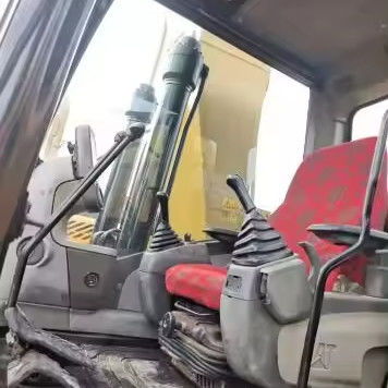 323D2L CAT 掘削機 1200 作業時間と 32300 KG の機械重量